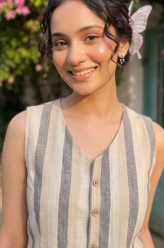 striped top