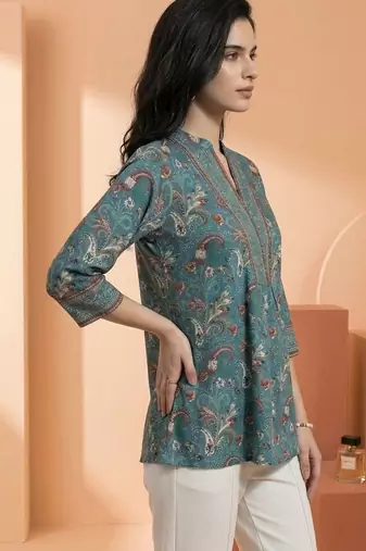 Floral Print Mandarin Collar Top