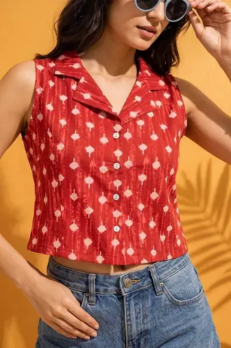 red print crop top