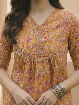 yellow floral print top 2