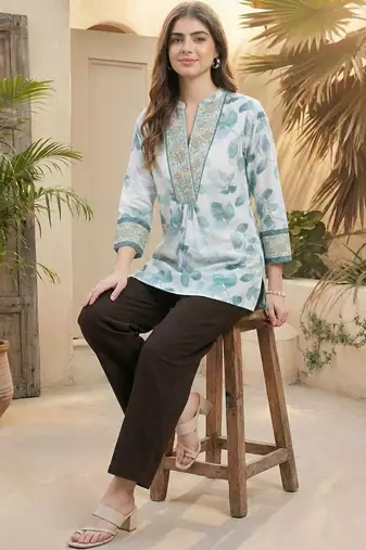 Floral Print Mandarin Collar Top