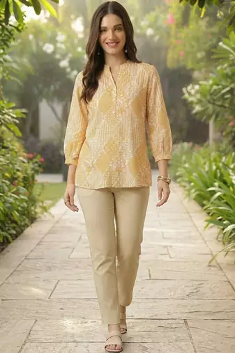 Floral Print Mandarin Collar Top