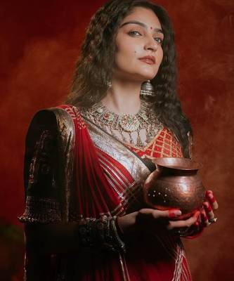 Red Foil print With Lampi lace Border Crepe Lahenga Choli Set 2