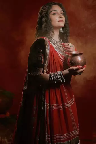 Red Foil print With Lampi lace Border Crepe Lahenga Choli Set