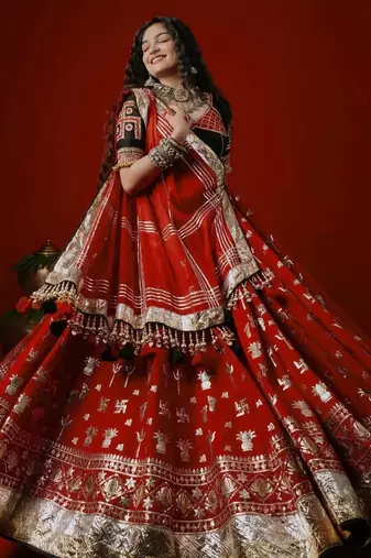 Red Foil print With Lampi lace Border Crepe Lahenga Choli Set