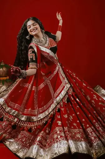Red Foil print With Lampi lace Border Crepe Lahenga Choli Set