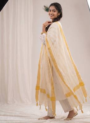 White floral embroidered cotton kurti pant set with yellow border dupatta 3