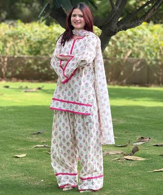 Off white cotton floral printed kurta set with farshi pant and dupatta 1