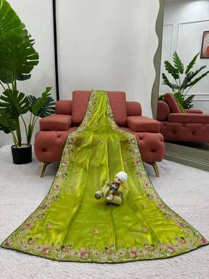 Green silk blend embroidered saree with sequins work 4