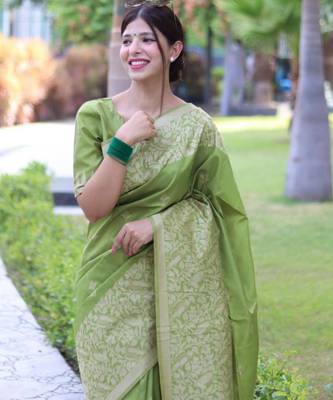 Green art silk woven saree with zari work 4