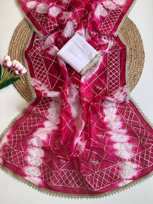 Magenta silk blend printed saree with tie dye 2