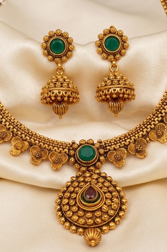 Multicolor antique necklace set