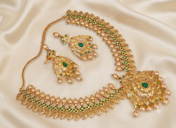 Emerald uncuts bridal jewellery 2