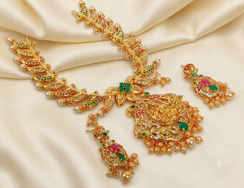 emeralds temple jewellery 2