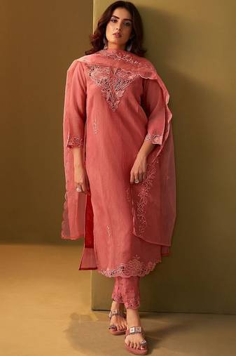 Women Floral Embroidered Regular Thread Work Kurta with Trousers & With Dupatta