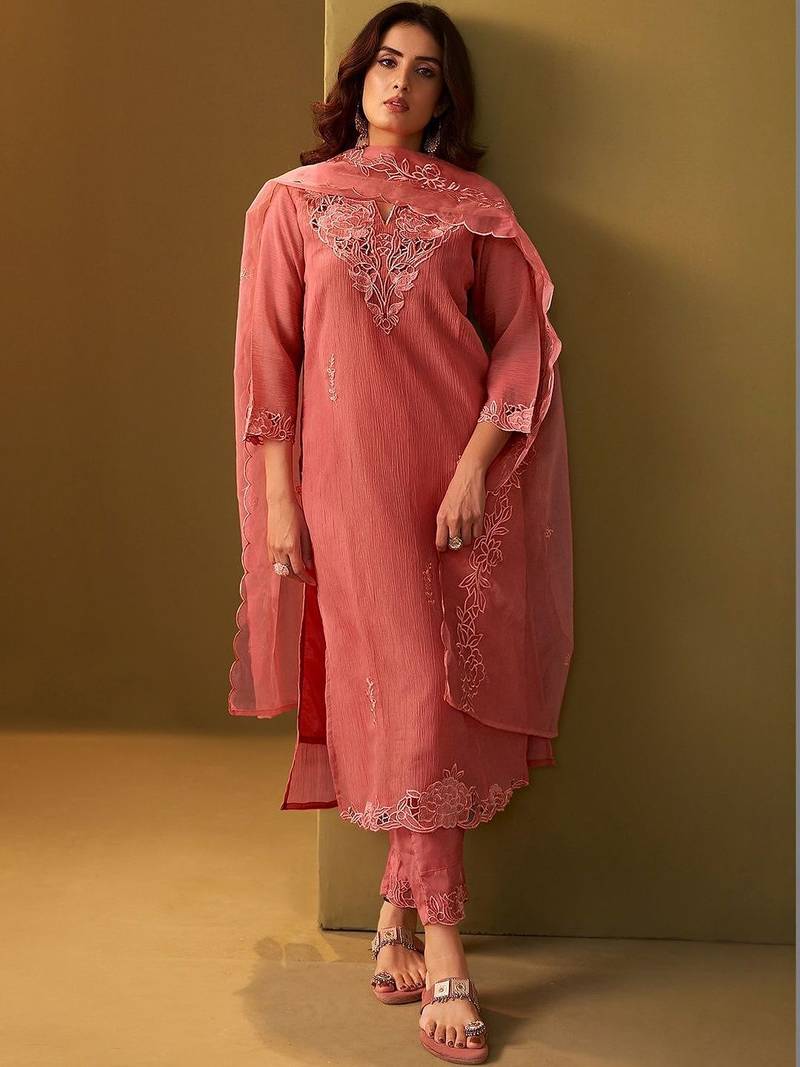 Women Floral Embroidered Regular Thread Work Kurta with Trousers & With Dupatta
