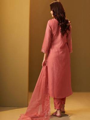Women Floral Embroidered Regular Thread Work Kurta with Trousers & With Dupatta 2