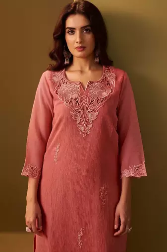 Women Floral Embroidered Regular Thread Work Kurta with Trousers & With Dupatta