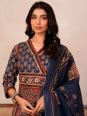 Women Ethnic Motifs Printed Angrakha Pure Cotton Kurta with Trousers & With Dupatta 3