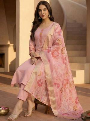 Women Floral Regular Thread Work Kurta with Trousers & With Dupatta 1