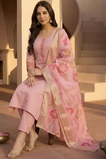 Women Floral Regular Thread Work Kurta with Trousers & With Dupatta