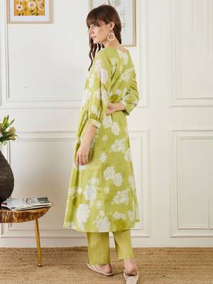 Women Floral Printed A-Line Pure Cotton Kurta Set 5