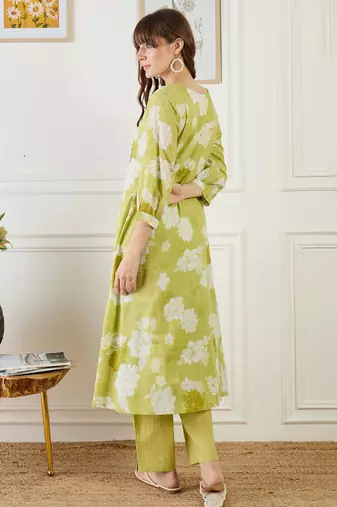 Women Floral Printed A-Line Pure Cotton Kurta Set
