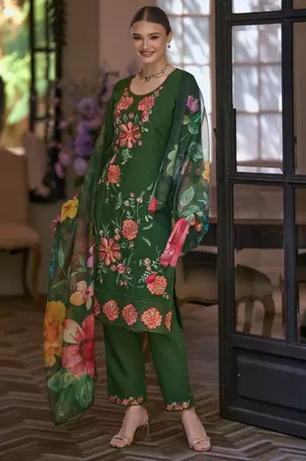 Women Floral Embroidered Regular Thread Work Kurta with Trousers & With Dupatta