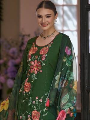 Women Floral Embroidered Regular Thread Work Kurta with Trousers & With Dupatta 3