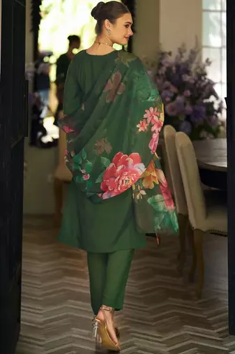 Women Floral Embroidered Regular Thread Work Kurta with Trousers & With Dupatta