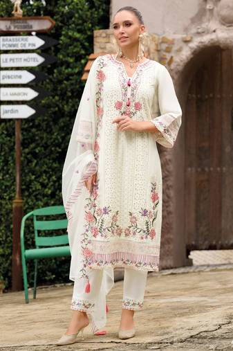 Floral Embroidered Regular Sequinned Kurta With Trousers & Dupatta