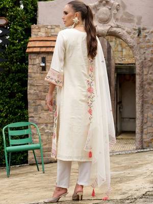Floral Embroidered Regular Sequinned Kurta With Trousers & Dupatta 3