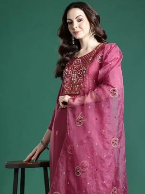 Floral Embroidered Kurta with Trousers & Dupatta 1