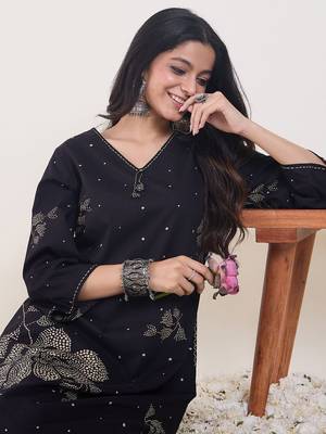 Floral Printed Pure Cotton Kurta With Trouser 6