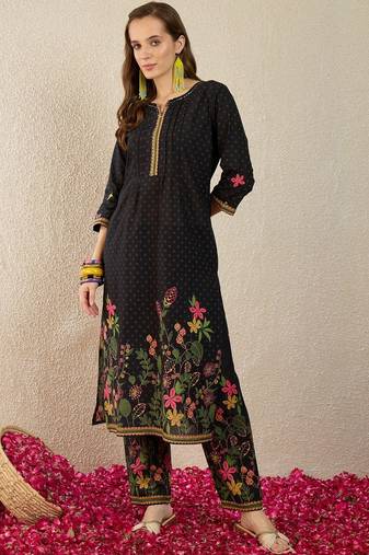 Floral Printed Thread Work  Cotton Straight Kurta With Trousers