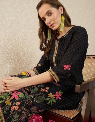 Floral Printed Thread Work Pure Cotton Straight Kurta With Trousers 6