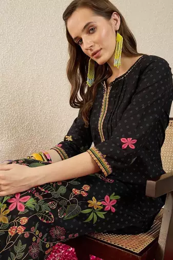 Floral Printed Thread Work Pure Cotton Straight Kurta With Trousers