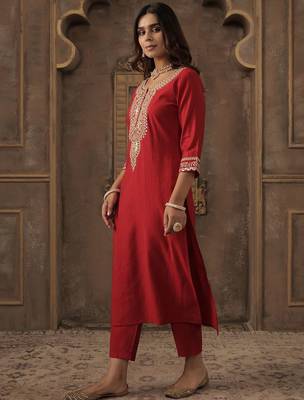 Ethnic Motifs Yoke Design Notch Neck Sequinned Straight Kurta With Trousers 3