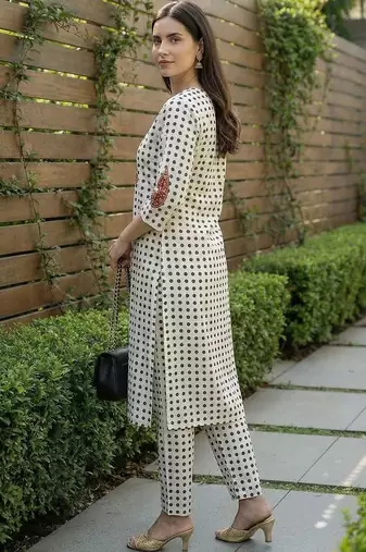 Women Printed Regular Pure Cotton Kurta with Trousers