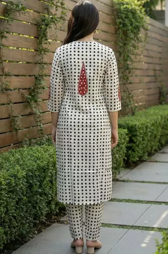 Women Printed Regular Pure Cotton Kurta with Trousers