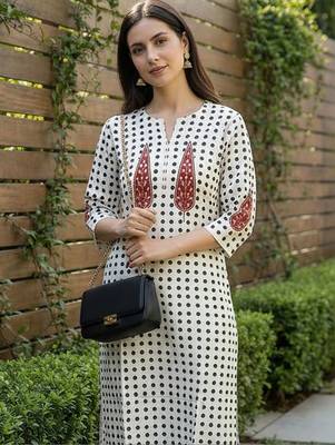 Women Printed Regular Pure Cotton Kurta with Trousers 5