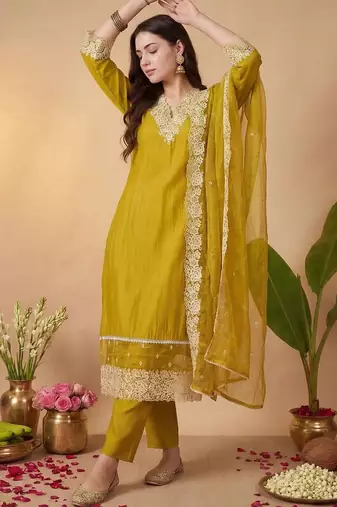 Women Ethnic Motifs Embroidered Regular Thread Work Kurta with Trousers & With Dupatta