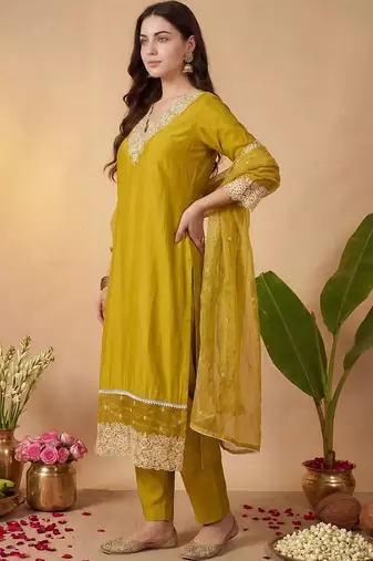 Women Ethnic Motifs Embroidered Regular Thread Work Kurta with Trousers & With Dupatta