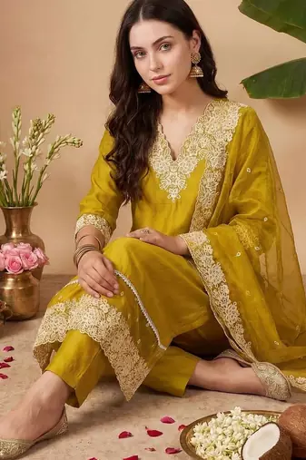 Women Ethnic Motifs Embroidered Regular Thread Work Kurta with Trousers & With Dupatta