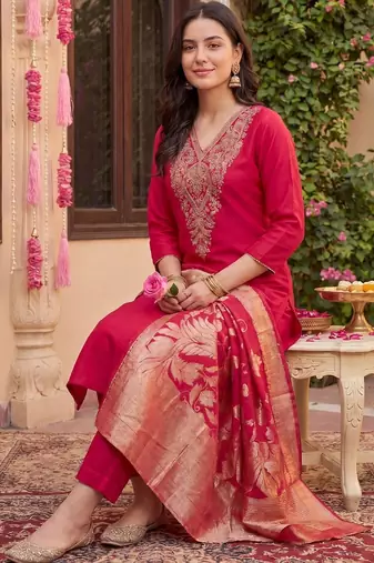 Women Ethnic Motifs Embroidered Regular Kurta with Trousers & With Dupatta