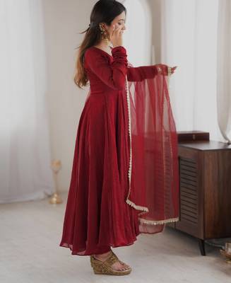 Red embroidered neckline anarkali suit with organza lace dupatta set 2