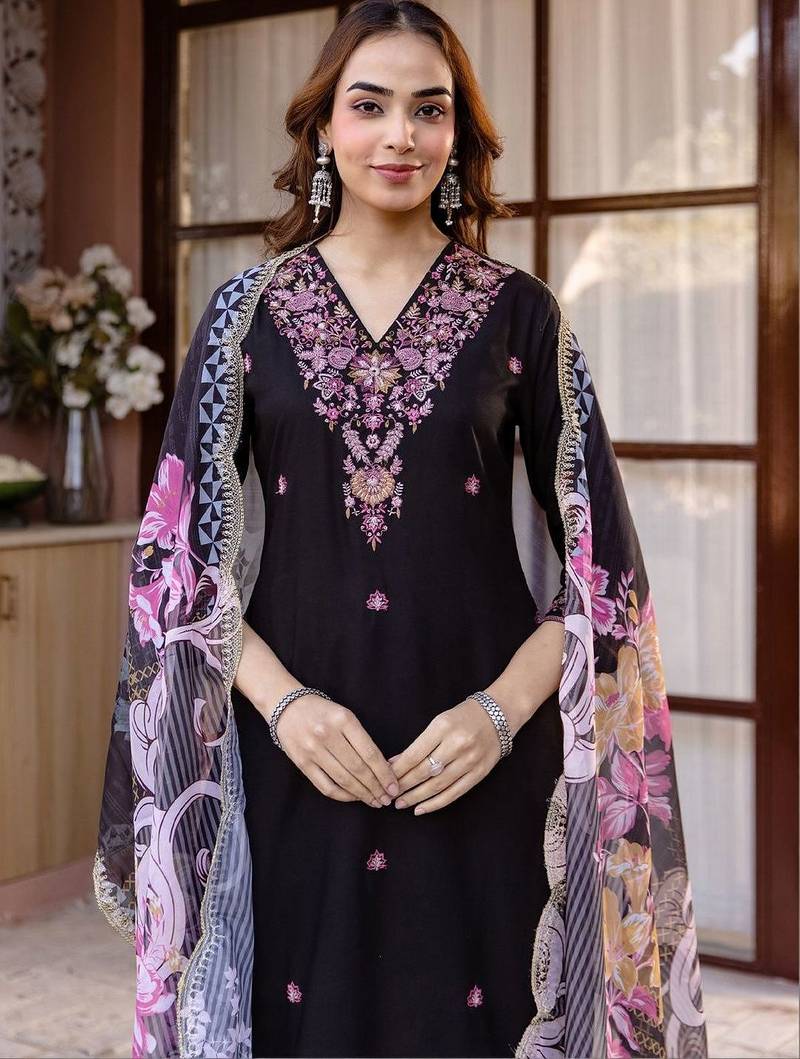 Women Floral Embroidered Regular Thread Work Kurta with Palazzos & With Dupatta