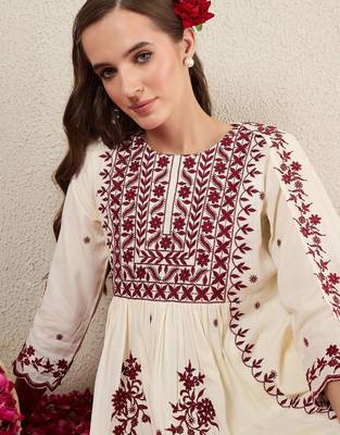 Women Ethnic Motifs Embroidered Kurta with Trousers & Dupatta 2