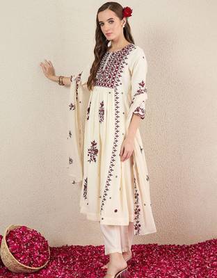 Women Ethnic Motifs Embroidered Kurta with Trousers & Dupatta 4