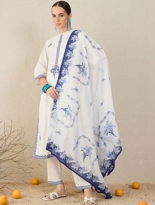 Women Floral Embroidered Regular Thread Work Pure Cotton Kurta with Trousers & With Dupatta 7